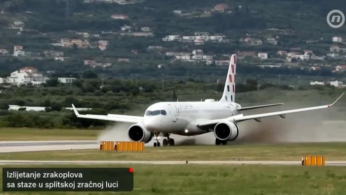 Pesawat Croatia Airlines Tergelincir Saat Bersiap Lepas Landas, Penumpang Sempat Panik di Tengah Hujan Deras